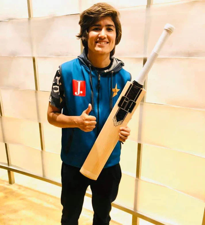 GA LIMITED EDITION JUNIOR ENGLISH WILLOW CRICKET BAT