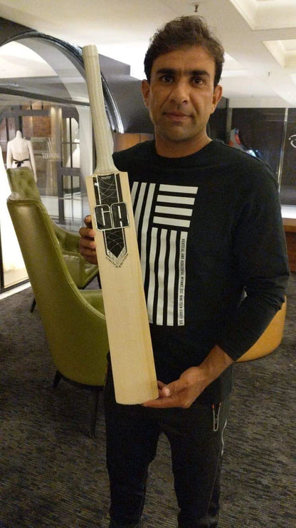 GA LIMITED EDITION JUNIOR ENGLISH WILLOW CRICKET BAT