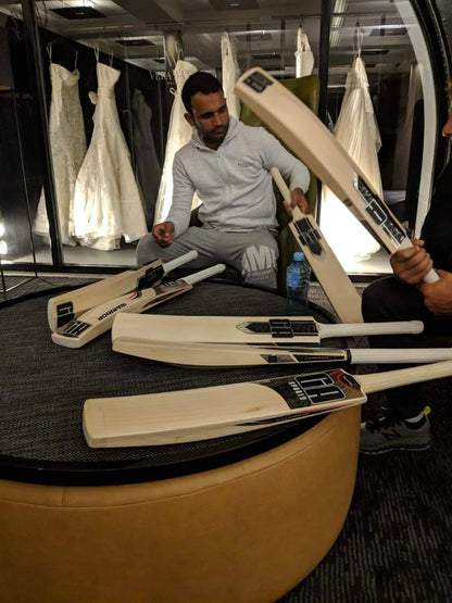 GA LIMITED EDITION JUNIOR ENGLISH WILLOW CRICKET BAT